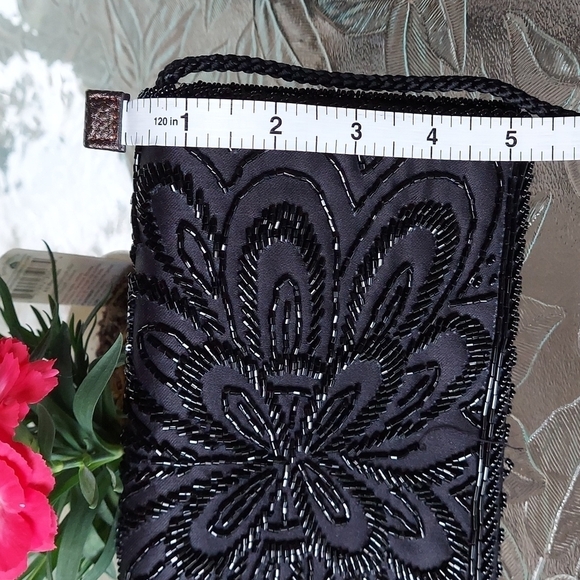 Handmade beaded purse black with sparkle beads Design Crossbody Magnet closure - Picture 6 of 12